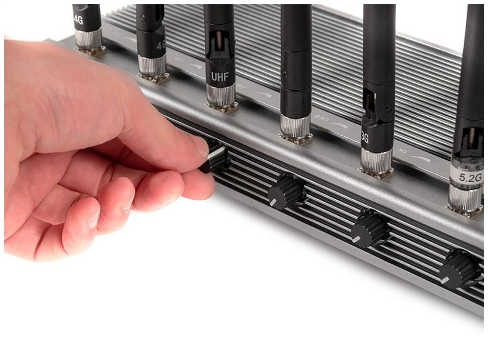 Mobile cell and WiFi network jammer